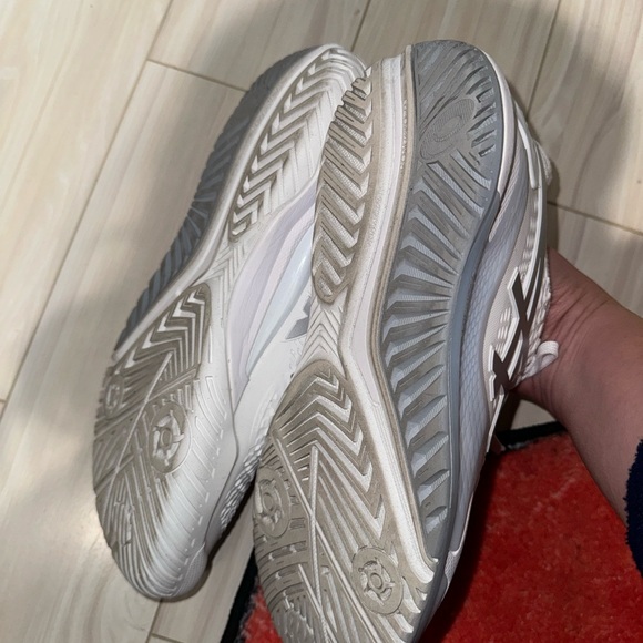 ASICS white Tennis Shoes (10) - Picture 7 of 7